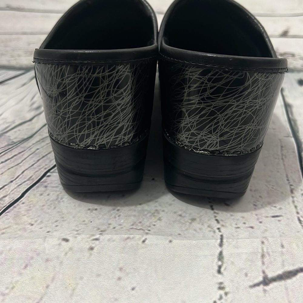 Dansko Gorgeous Like New Classic Clogs - image 5